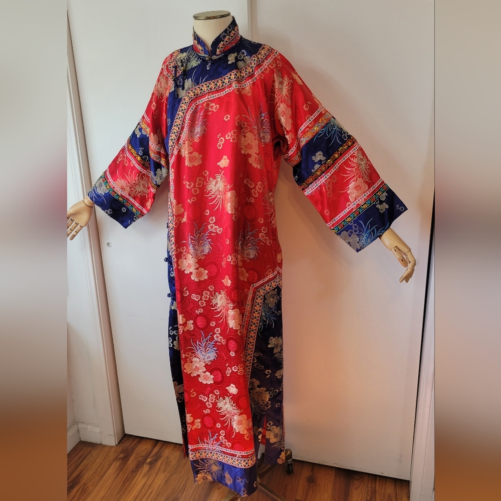 Chinese Vintage Embroidered Floor Length Chinese Robe - Coat